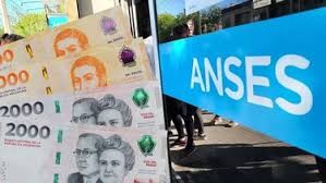 Anses aumentará la AUH a $102.704 en abril de 2025
