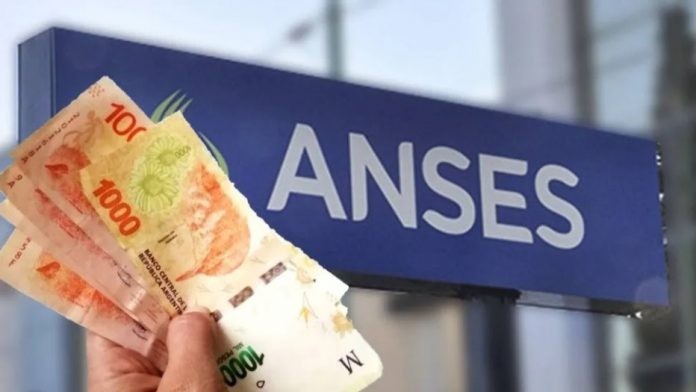 Jubilados en abril se mantiene el bono de $70.000 junto con el aumento del 2,4%
