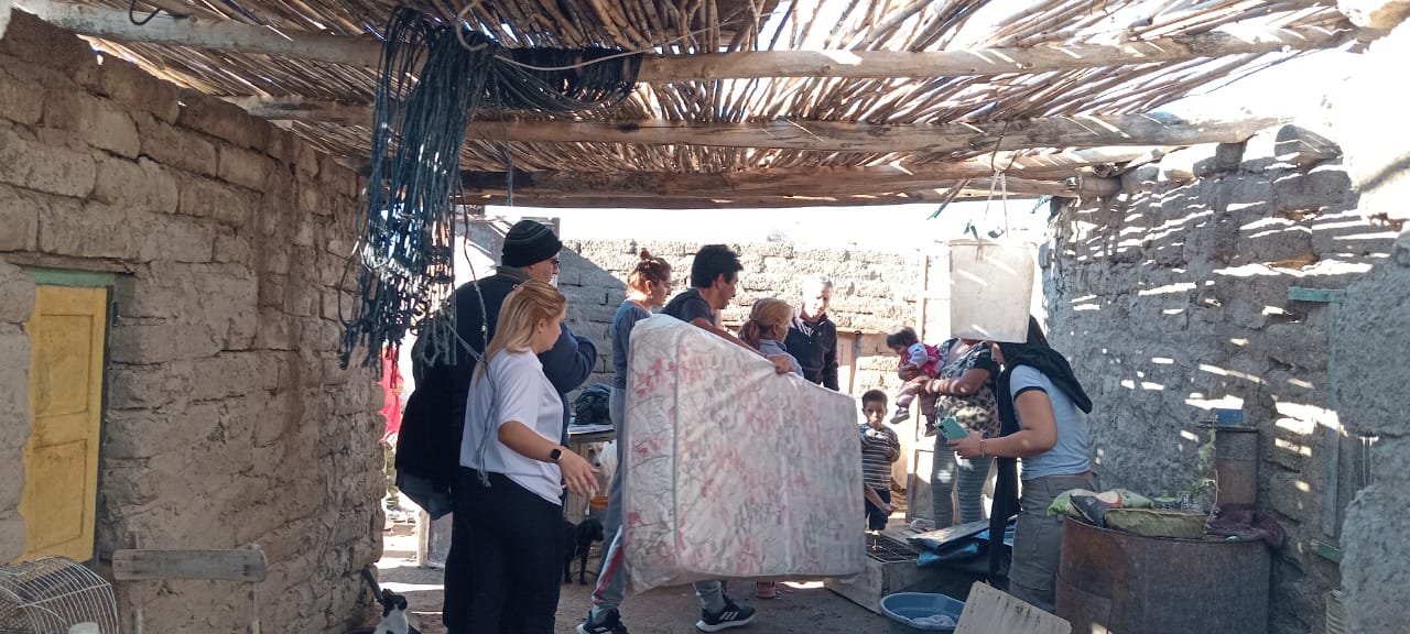 El ministro de Familia y Desarrollo Humano asistió a los afectados por el temporal en Calingasta