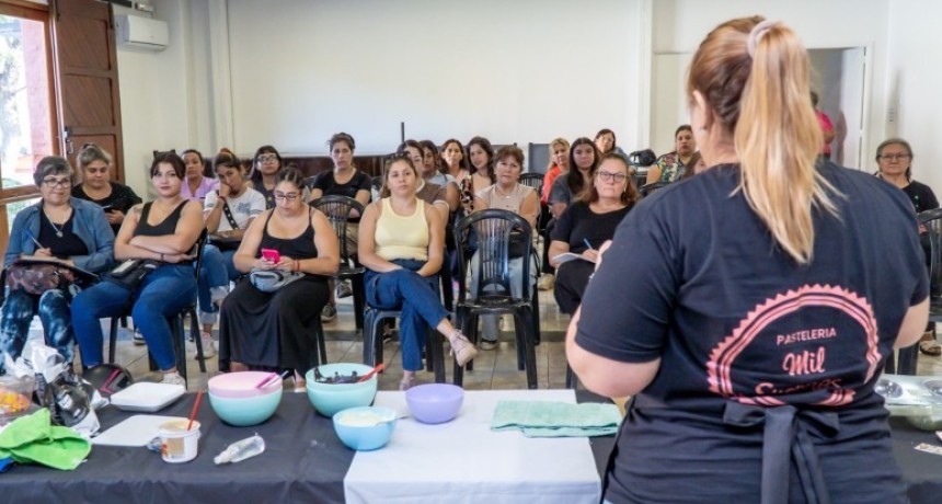 Brindan talleres para incentivar a futuros emprendedores