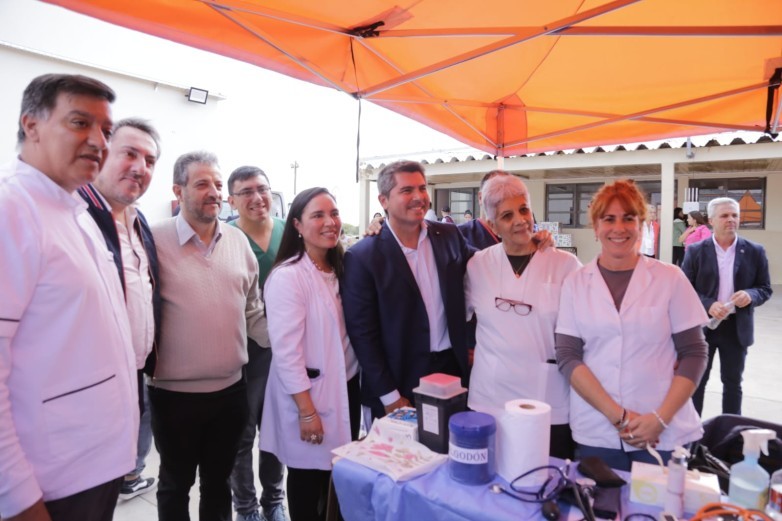 El gobernador Marcelo Orrego anunció 100 nuevos puntos de wifi en Valle Fértil
