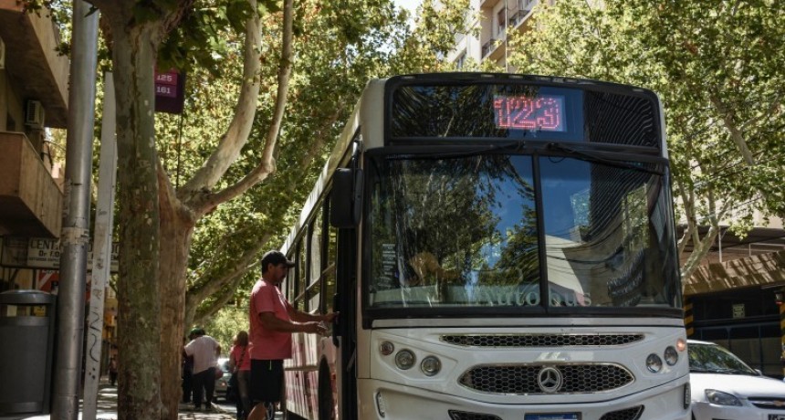Conocé los horarios de colectivos hacia los departamentos alejados en Semana Santa