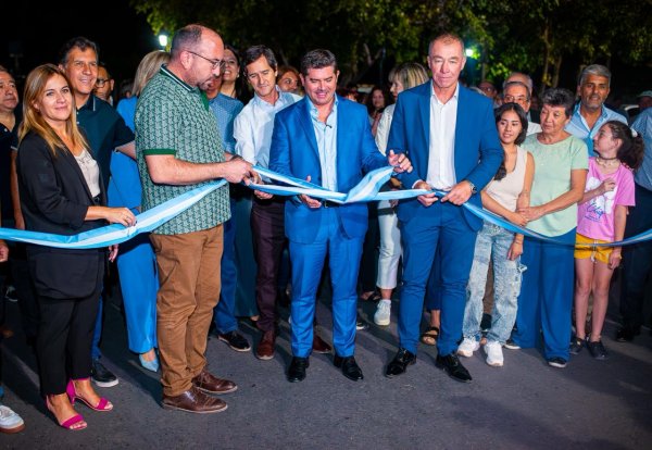 Orrego y Miodowsky inauguraron la repavimentaci&oacute;n de calles Illia y Espejo en Barrio STOTAC