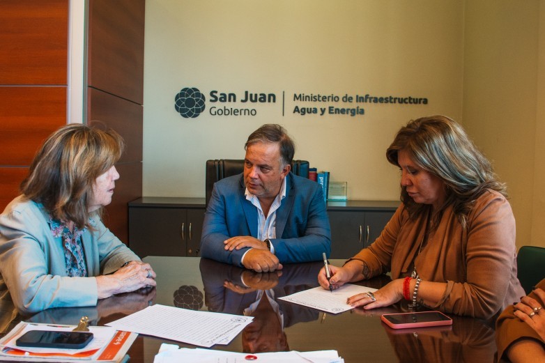 San Juan: el IPV avanza con la escrituración de viviendas adjudicadas hace más de 30 años