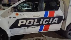INSÓLITO ROBO EN UN COMERCIO Caucetero: una empleada se apropió del celular de una clienta y fue captada por las cámaras