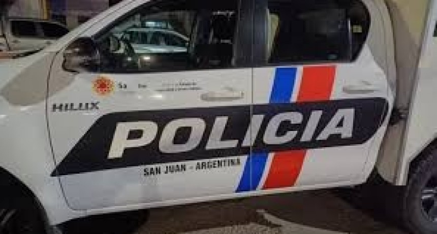 INSÓLITO ROBO EN UN COMERCIO Caucetero: una empleada se apropió del celular de una clienta y fue captada por las cámaras