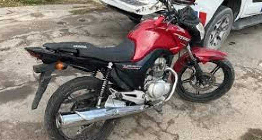 Persecuci&oacute;n en Chimbas: cay&oacute; un motociclista sospechoso y un familiar atac&oacute; a la Polic&iacute;a con un palo