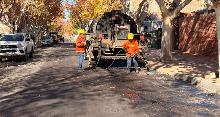 Arranc&oacute; la pavimentaci&oacute;n de calle Caseros y anunciaron cortes en m&aacute;s de 10 arterias clave