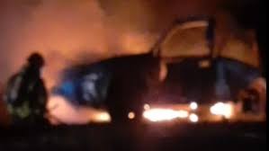 Jachal: Explosión y Pérdida Total: Camioneta Cargada de Muebles se Incendia en Ruta 150 de Jáchal