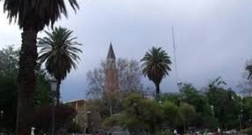 Jueves Invernal en San Juan: Día Fresco, Nublado y con Viento Sur 