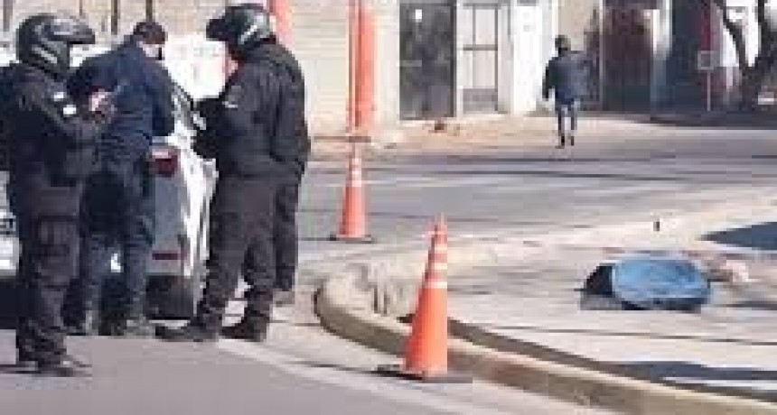 Tragedia en Chimbas: Hombre Fallece en Plena Vía Pública Tras Descompensación Súbita