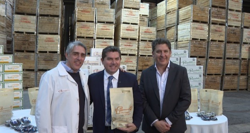 Orrego visit&oacute; Frutandina, una de las principales exportadoras de pasas de San Juan