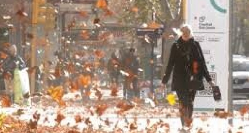 Domingo Frío y Ventoso en San Juan: Ráfagas de Viento de Hasta 60 km/h