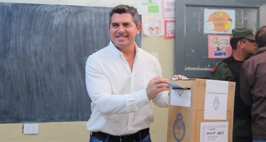 Orrego votó en Santa Lucía: “Disfruto este día democrático, una oportunidad para que todos podamos elegir en igualdad”