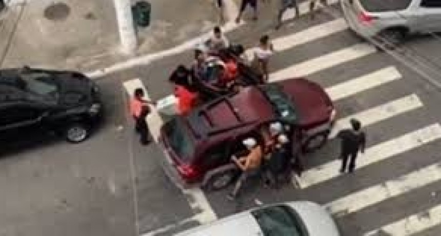 Emboscada brutal en Chimbas: Chofer de Didi, apuñalado por cinco delincuentes