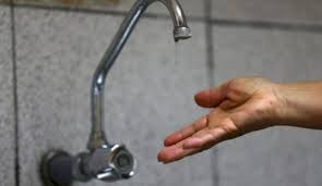 Cortes de agua en Rivadavia y Chimbas: la turbidez por las lluvias afecta el servicio en varios barrios