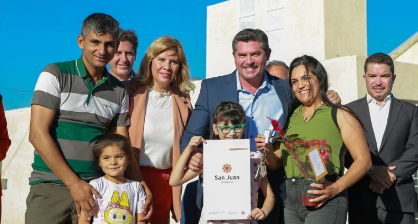 En Jáchal, Orrego entregó 83 viviendas, y reafirmó el compromiso con la producción sanjuanina